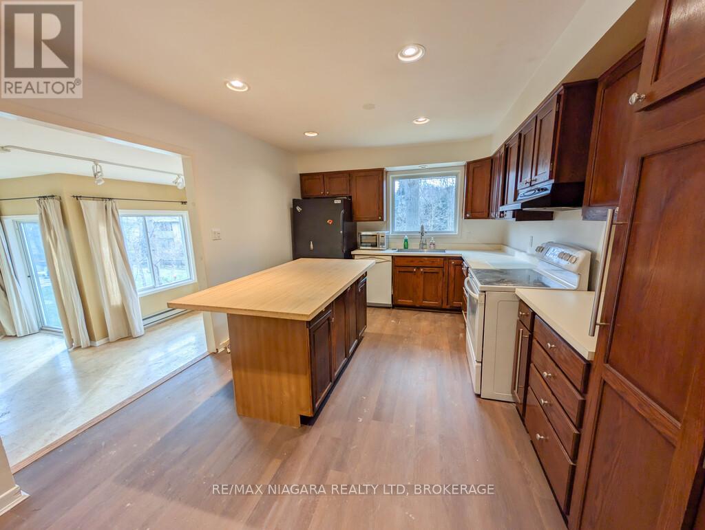 262 Alscot Crescent, Oakville, Ontario  L6J 4R4 - Photo 2 - W12662346