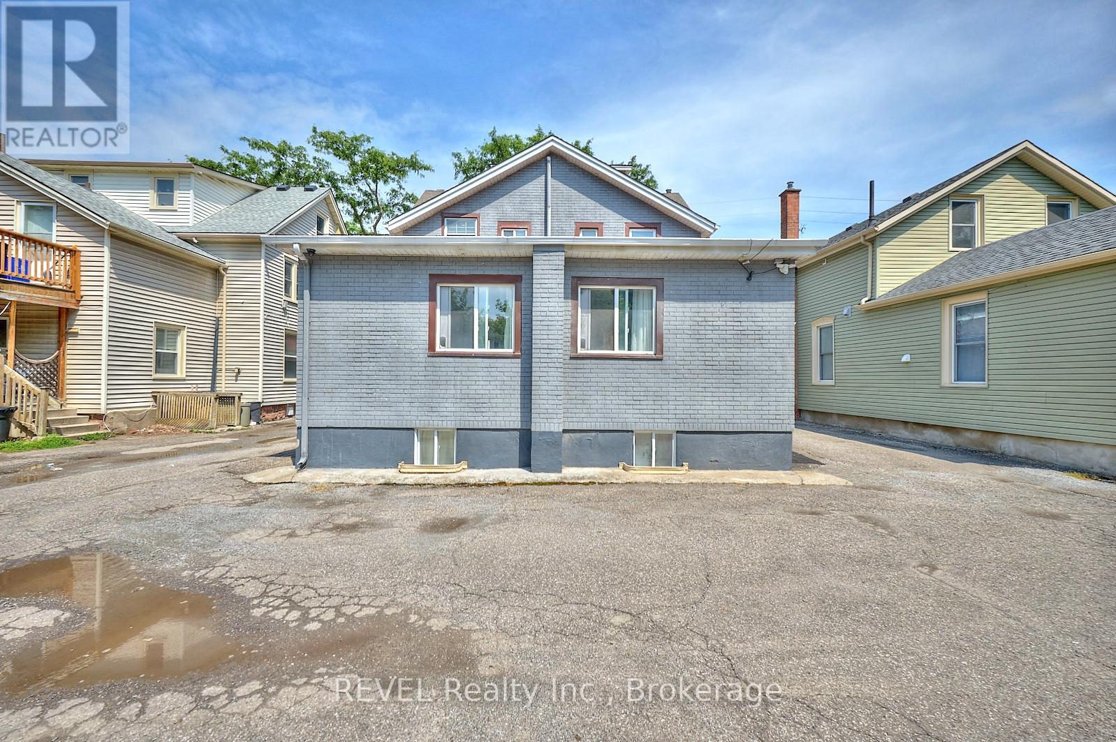 50 Welland Avenue, St. Catharines, Ontario  L2R 2M5 - Photo 4 - X12662354