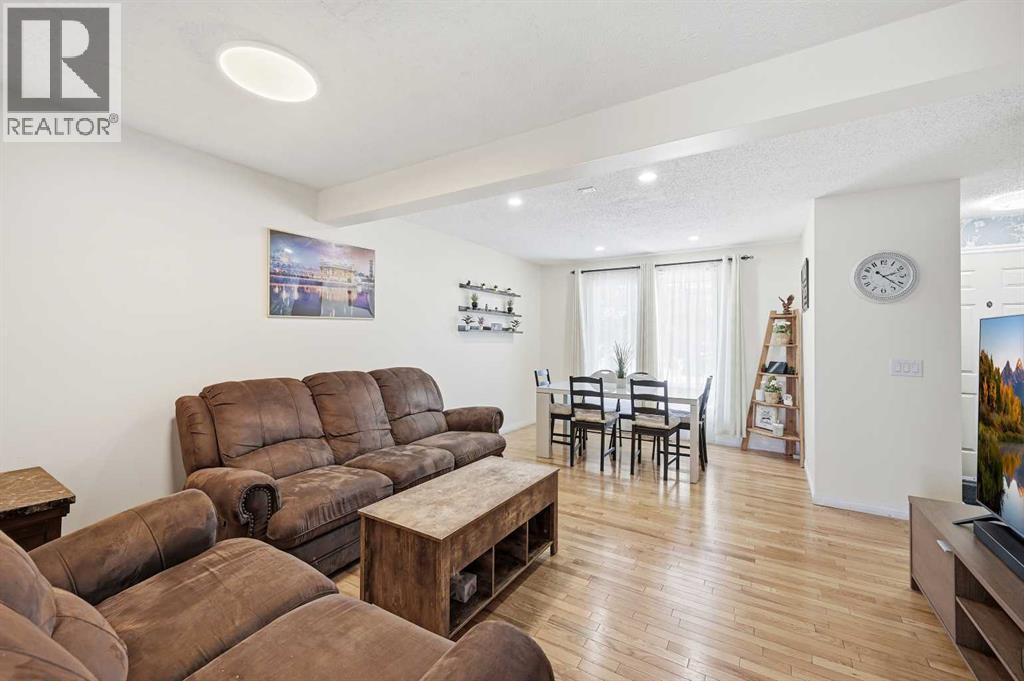 284 Falton Drive Ne, Calgary, Alberta  T3J 2X2 - Photo 10 - A2276950