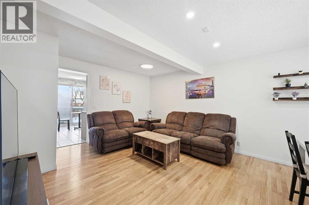 284 Falton Drive Ne, Calgary, Alberta  T3J 2X2 - Photo 8 - A2276950