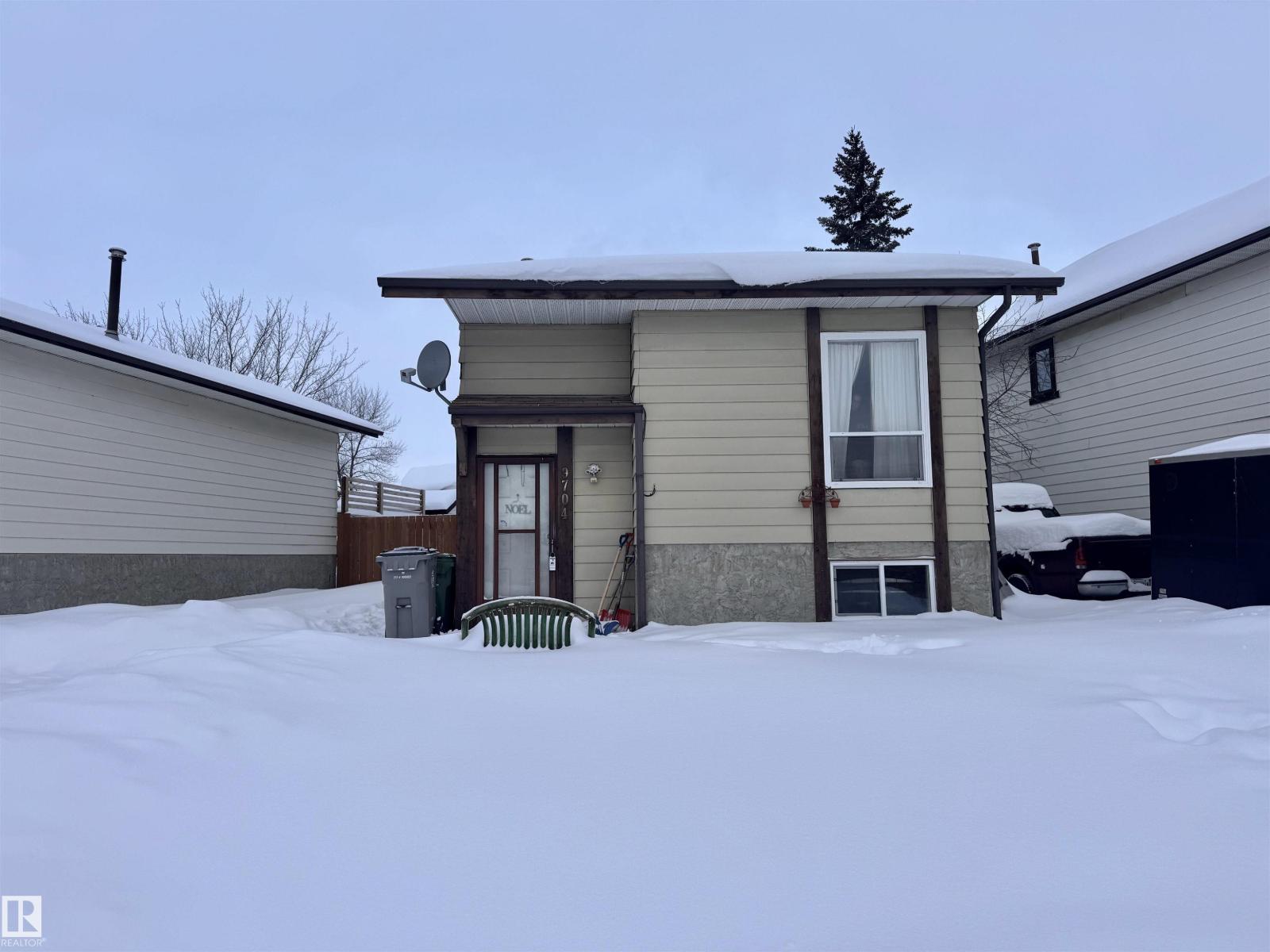 9704 104 ST, Morinville, Alberta