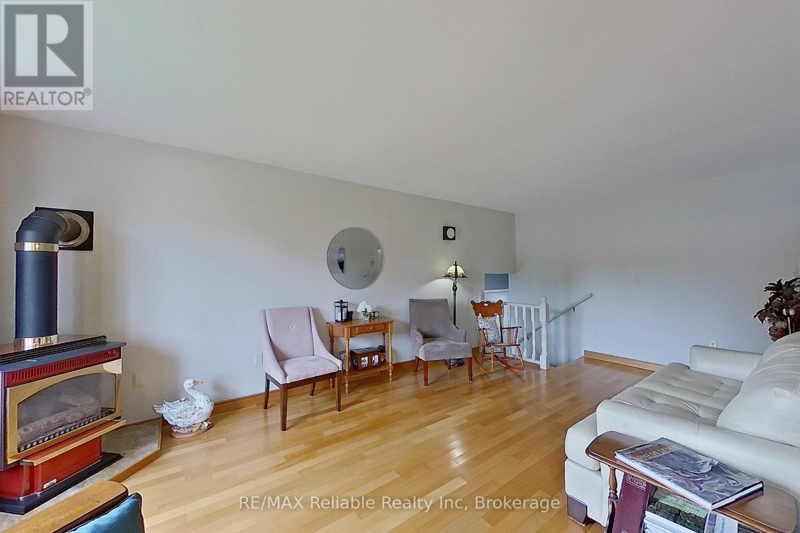 25 Jordan Drive, North Huron (East Wawanosh), Ontario  N0G 1E0 - Photo 7 - X12662334