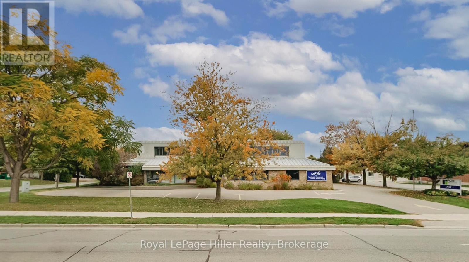 516 Huron Street, Stratford, Ontario N5A 5T7 - Photo 3 - X12662444