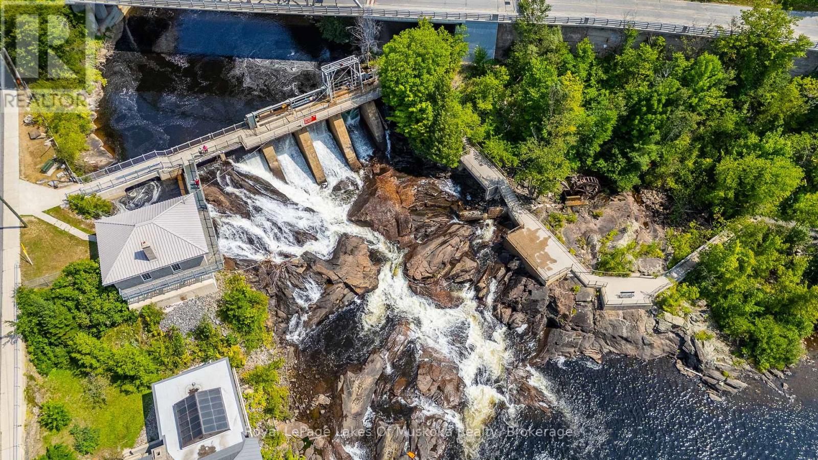 308 - 24 Ontario Street, Bracebridge, Ontario P1L 2H5 - Photo 37 - X12662526