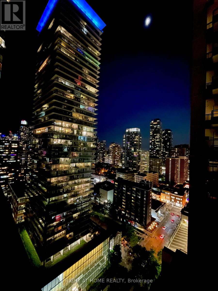 2206 - 42 Charles Street E, Toronto, Ontario  M4Y 1N3 - Photo 4 - C12340814