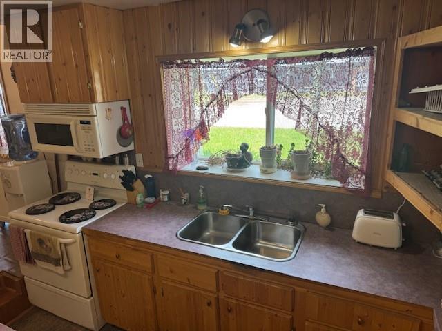 3049 Hornsberger Road, Salmon Arm, British Columbia  V1E 3H1 - Photo 7 - 10349231