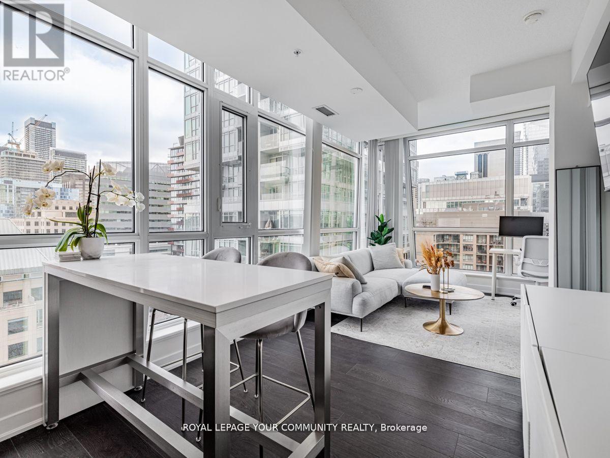 1602 - 30 NELSON STREET, Toronto, Ontario