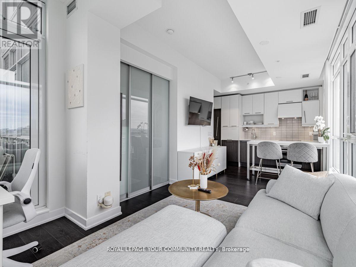 1602 - 30 Nelson Street, Toronto, Ontario  M5V 0H5 - Photo 15 - C12662416