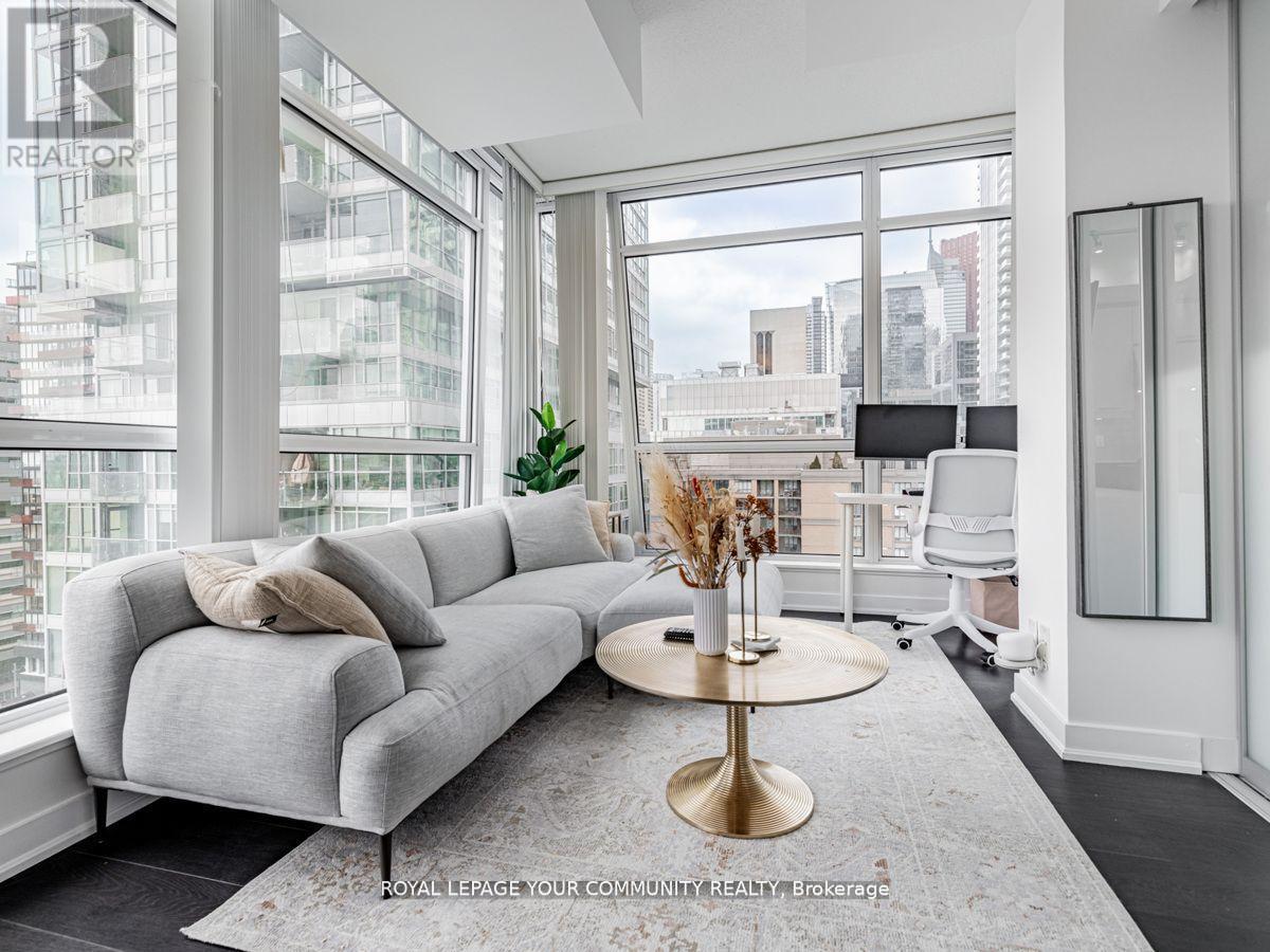 1602 - 30 Nelson Street, Toronto, Ontario  M5V 0H5 - Photo 17 - C12662416