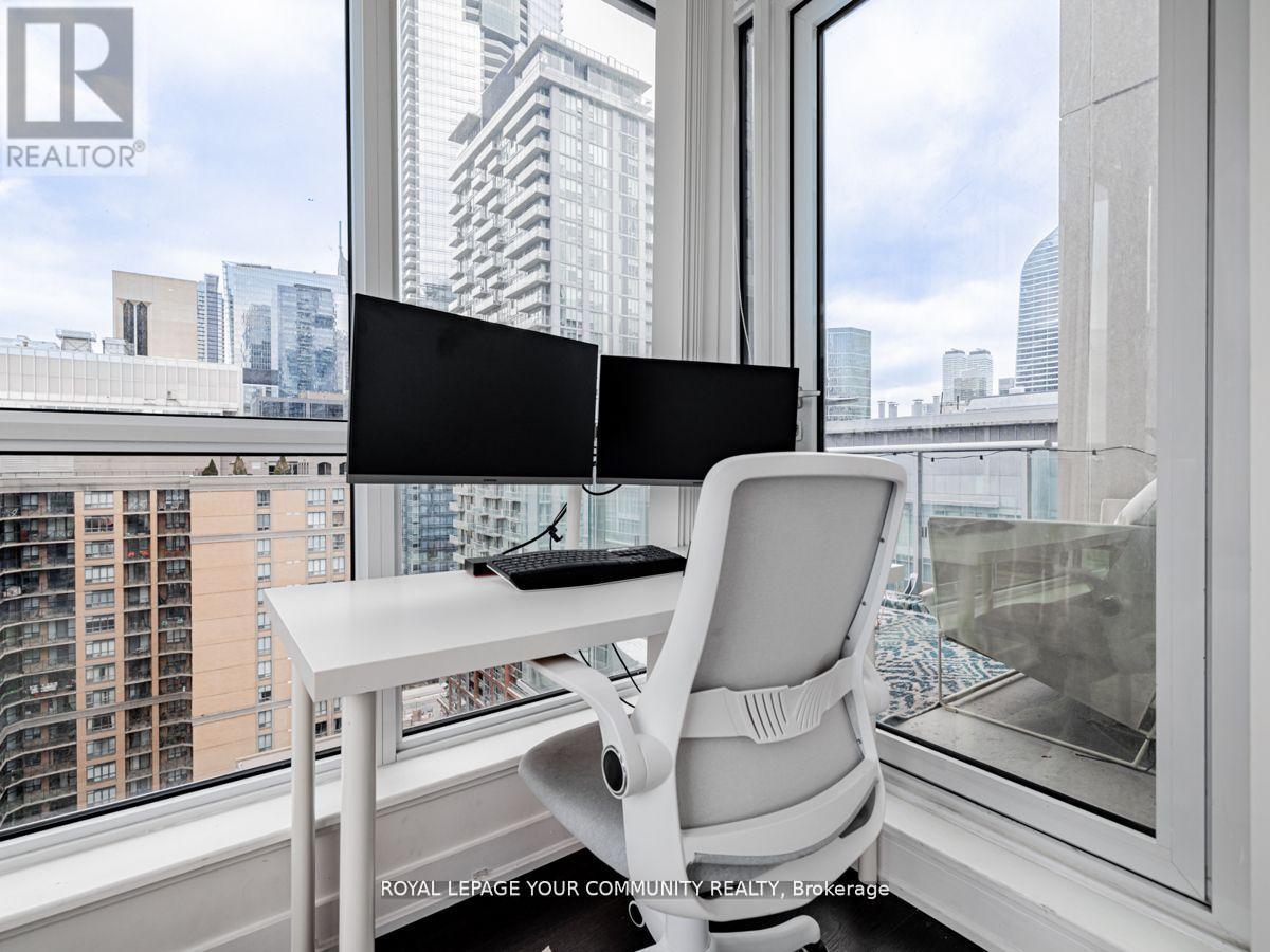 1602 - 30 Nelson Street, Toronto, Ontario  M5V 0H5 - Photo 19 - C12662416