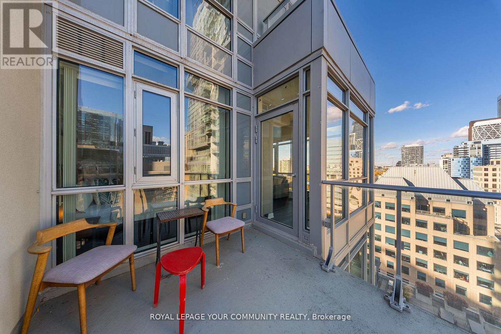 1602 - 30 Nelson Street, Toronto, Ontario  M5V 0H5 - Photo 27 - C12662416