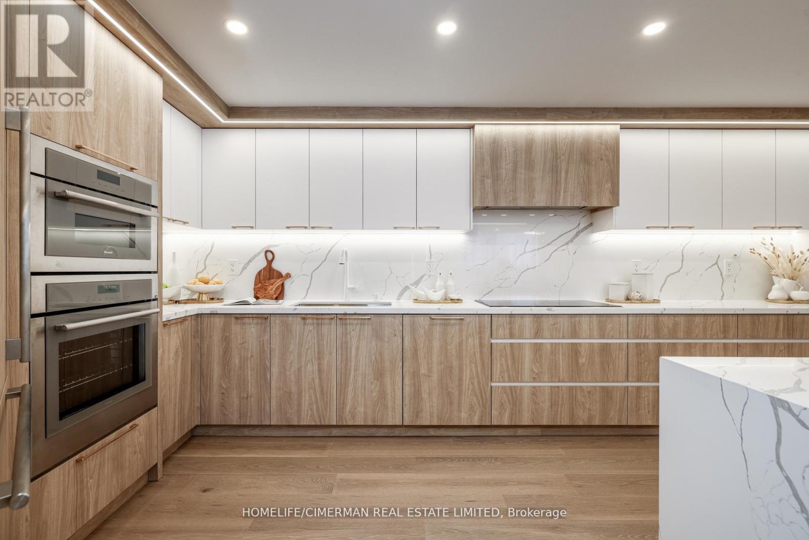 1002 - 240 Heath Street W, Toronto (Forest Hill South), Ontario  M5P 3L5 - Photo 16 - C12662440