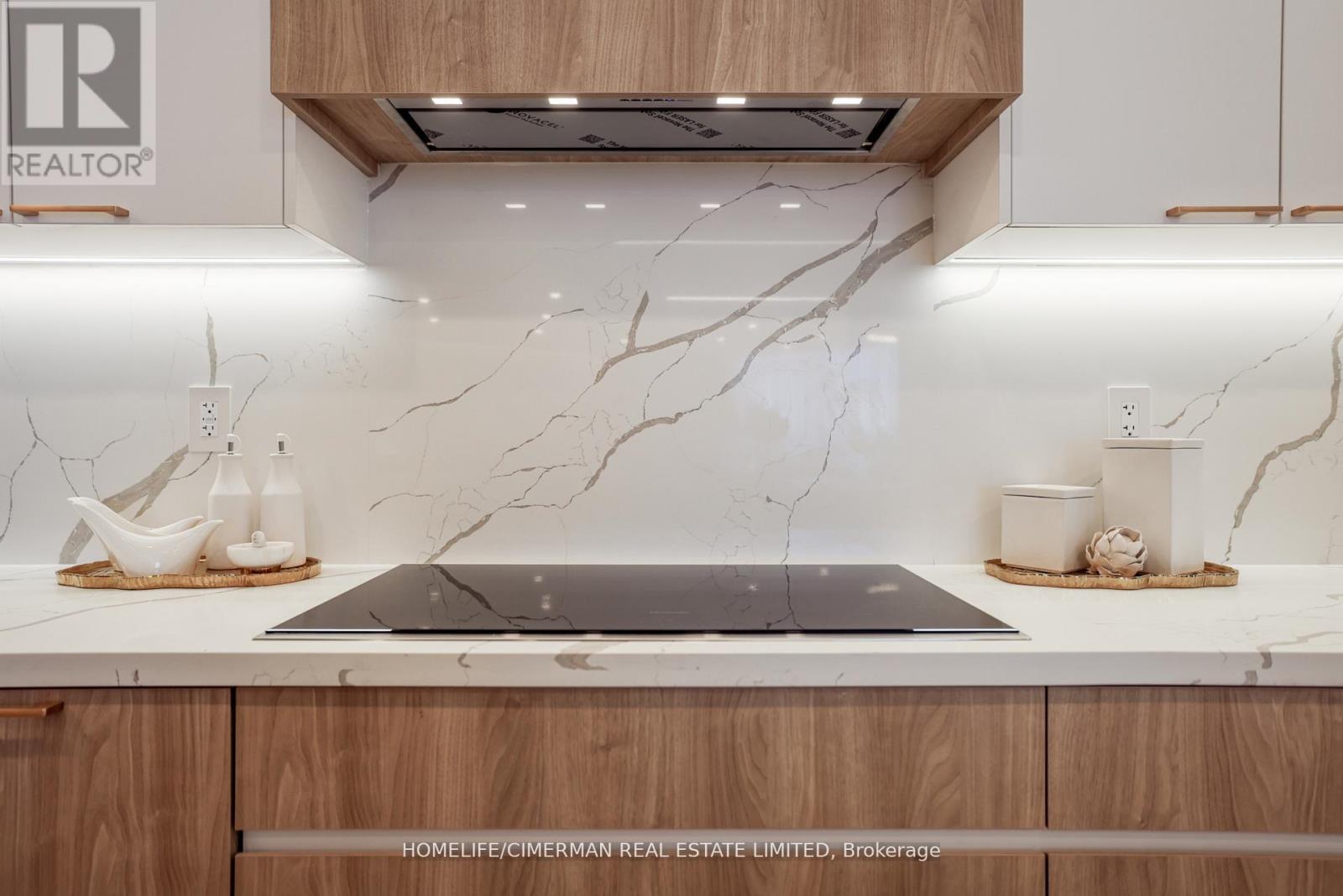 1002 - 240 Heath Street W, Toronto (Forest Hill South), Ontario  M5P 3L5 - Photo 18 - C12662440