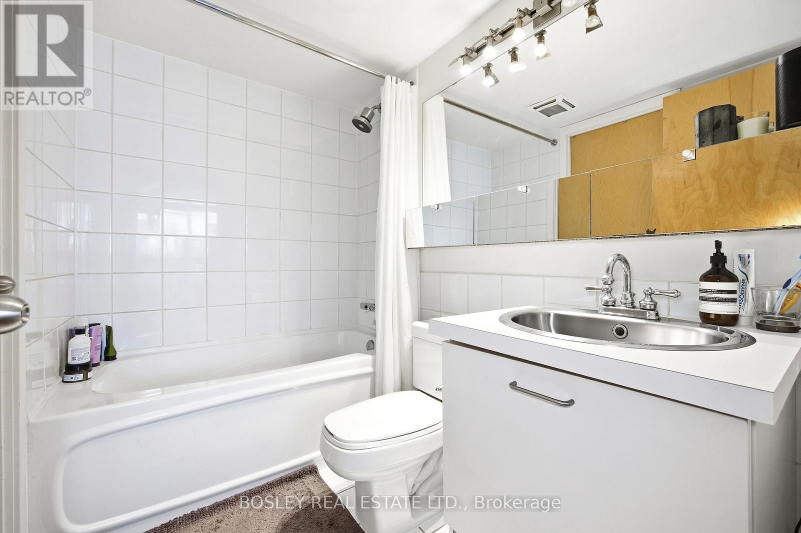 819 - 255 Richmond Street E, Toronto (Moss Park), Ontario  M5A 4T7 - Photo 16 - C12662464