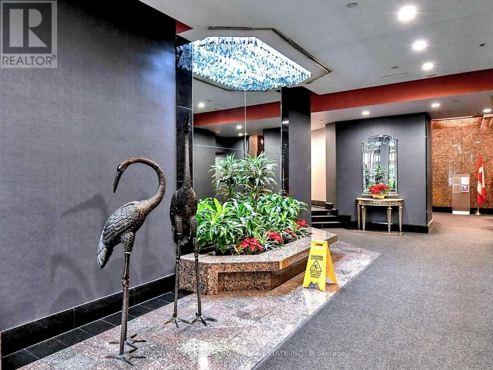 1900 - 38 Elm Street, Toronto (Bay Street Corridor), Ontario  M5G 2K5 - Photo 9 - C12662474