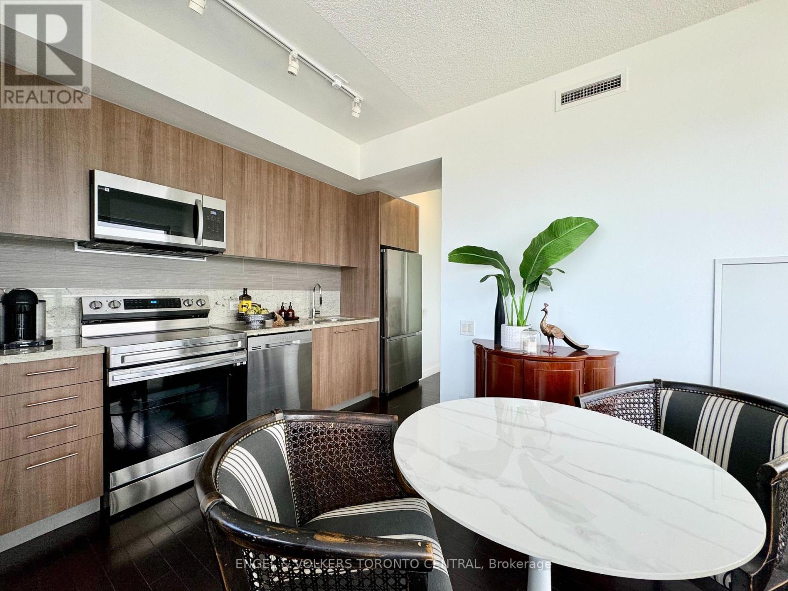 2202 - 390 Cherry Street, Toronto (Waterfront Communities), Ontario  M5A 0E2 - Photo 13 - C12662488