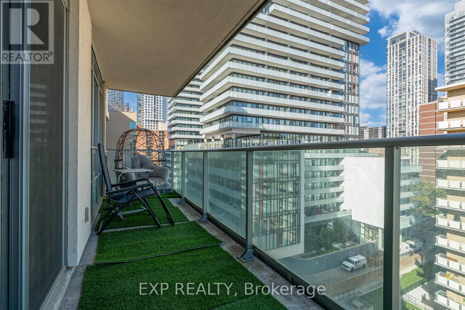 808 - 212 Eglinton Avenue E, Toronto (Mount Pleasant West), Ontario  M4P 1K2 - Photo 13 - C12662502