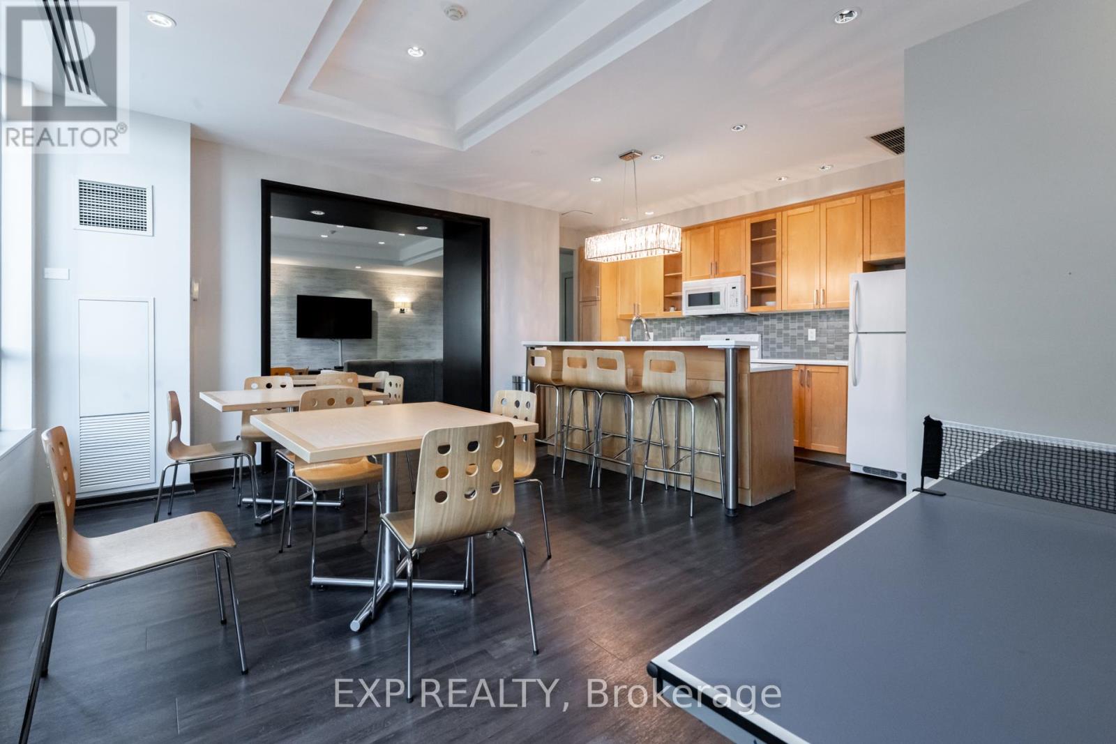 808 - 212 Eglinton Avenue E, Toronto (Mount Pleasant West), Ontario  M4P 1K2 - Photo 18 - C12662502