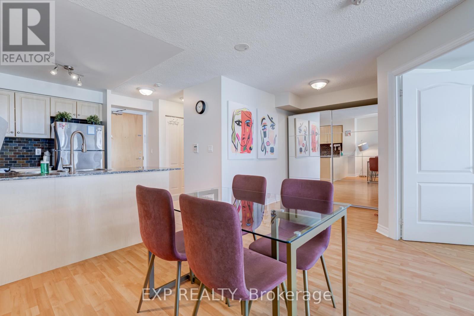 808 - 212 Eglinton Avenue E, Toronto (Mount Pleasant West), Ontario  M4P 1K2 - Photo 6 - C12662502