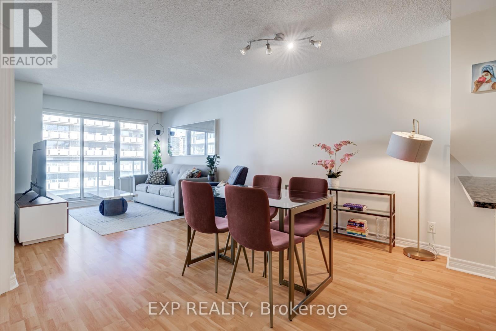 808 - 212 Eglinton Avenue E, Toronto (Mount Pleasant West), Ontario  M4P 1K2 - Photo 8 - C12662502