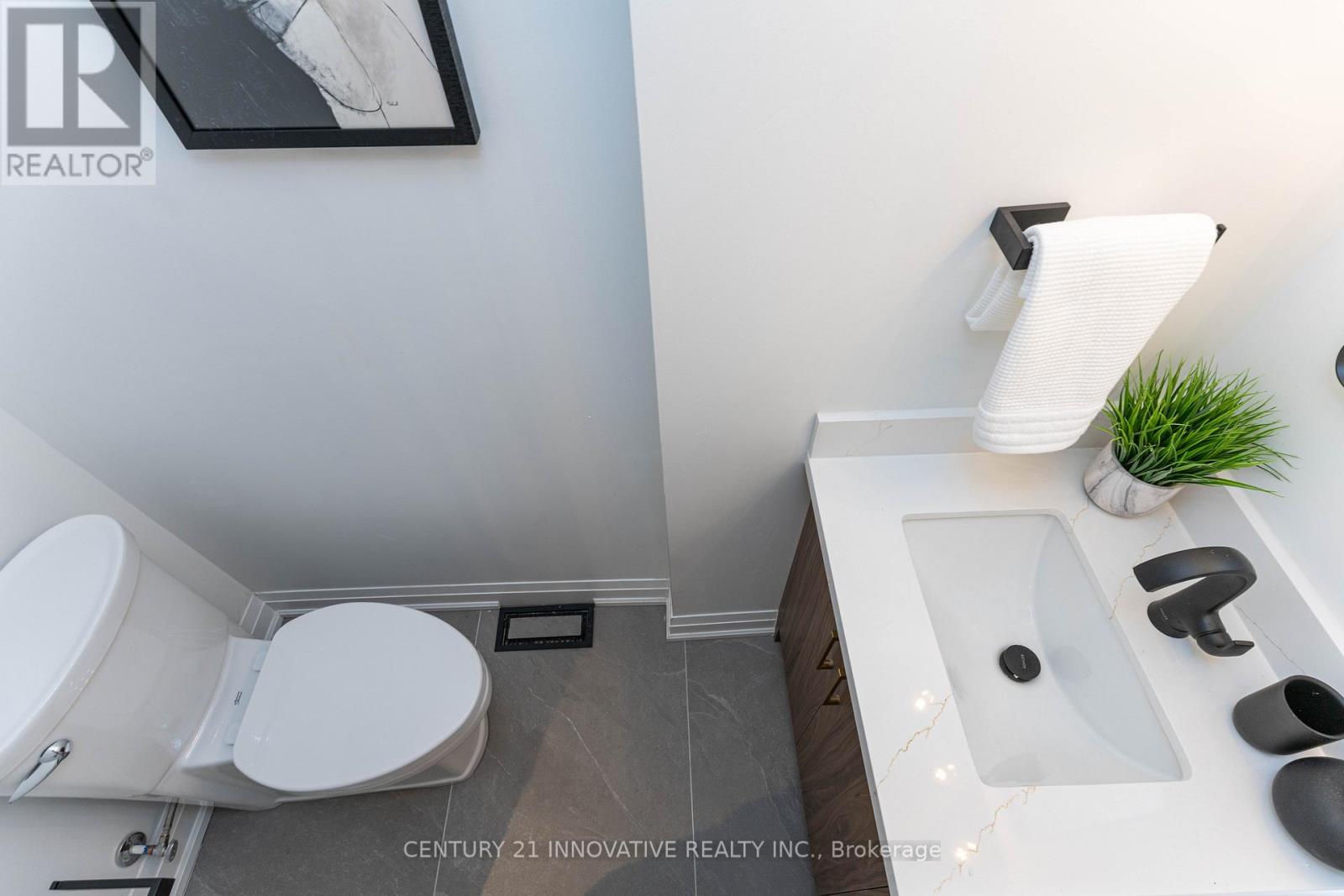 371 Milverton Boulevard, Toronto, Ontario  M4J 1W1 - Photo 15 - E12662316