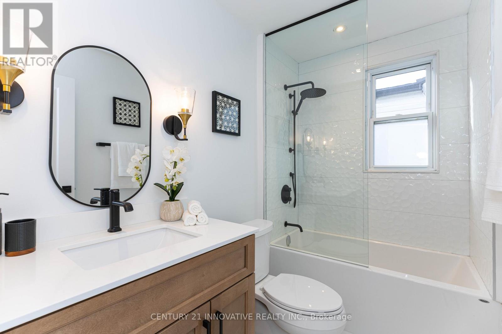 371 Milverton Boulevard, Toronto, Ontario  M4J 1W1 - Photo 7 - E12662316