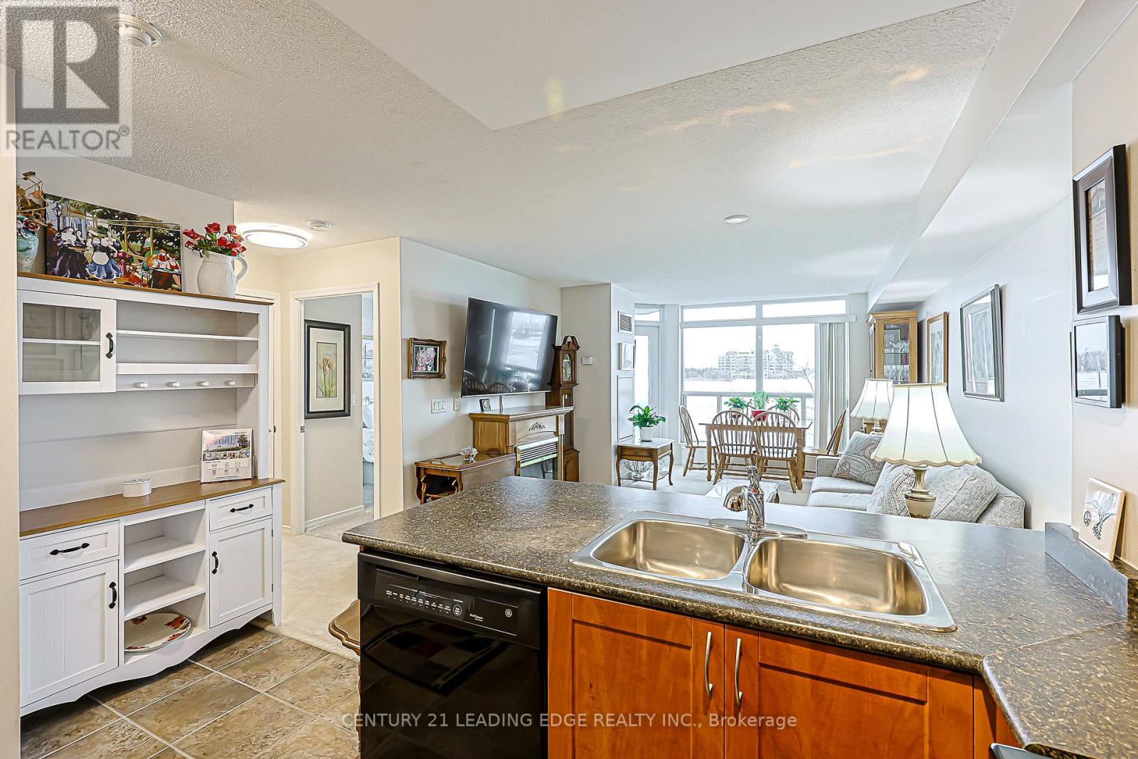 318 - 340 Watson Street W, Whitby, Ontario  L1N 9G1 - Photo 9 - E12662504