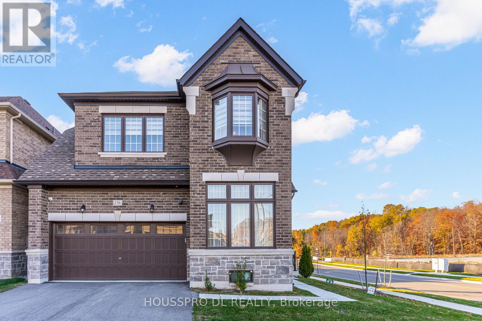 136 Carriage Shop Bend, East Gwillimbury, Ontario  L9N 0Y3 - Photo 4 - N12662274