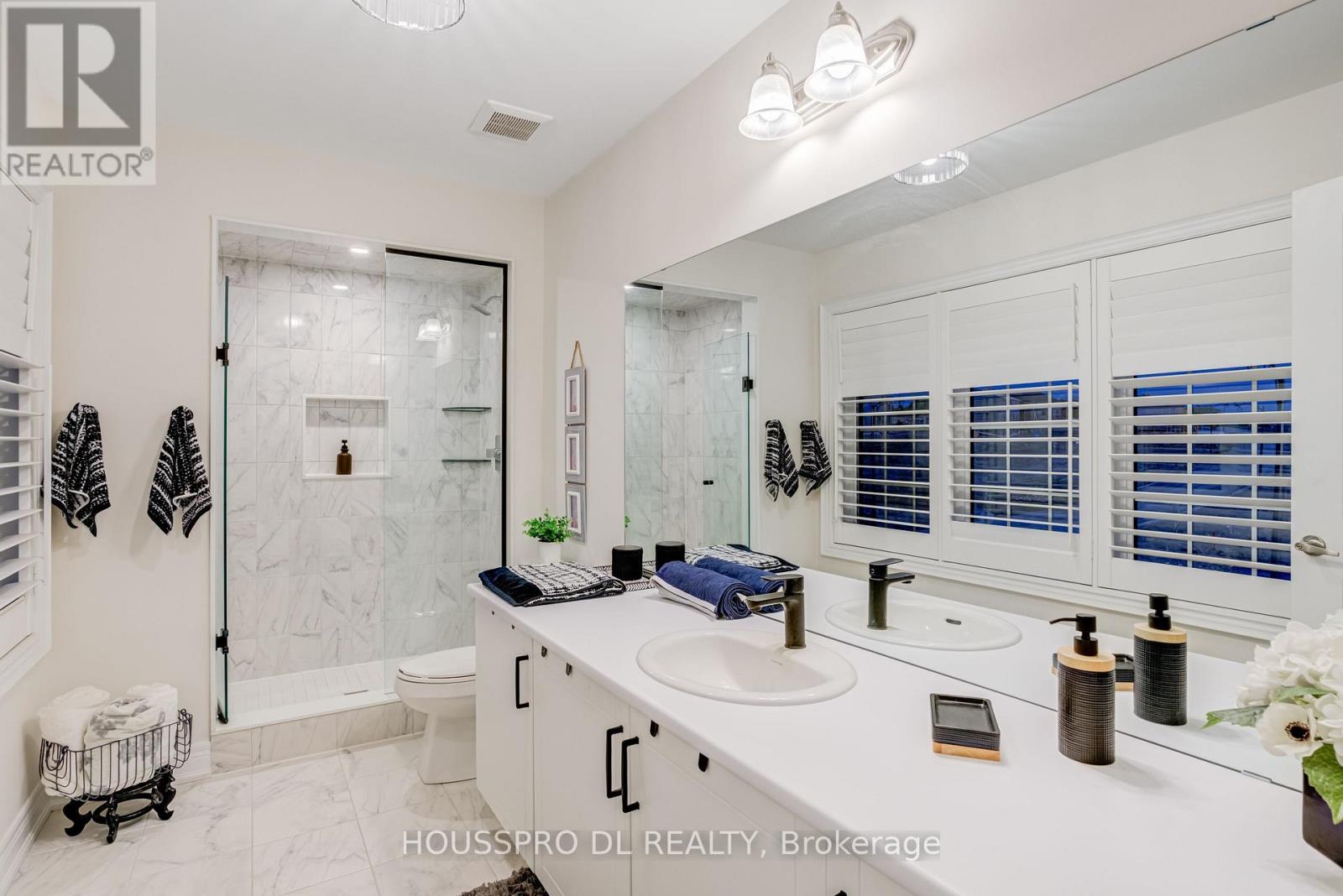 136 Carriage Shop Bend, East Gwillimbury, Ontario  L9N 0Y3 - Photo 44 - N12662274