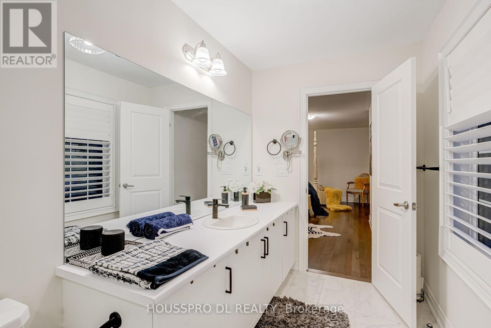 136 Carriage Shop Bend, East Gwillimbury, Ontario  L9N 0Y3 - Photo 45 - N12662274