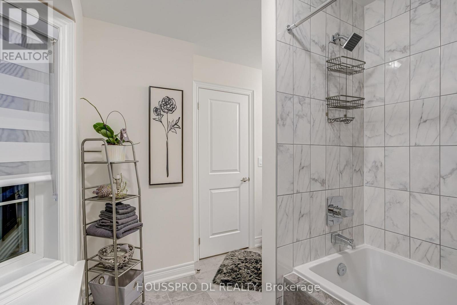 136 Carriage Shop Bend, East Gwillimbury, Ontario  L9N 0Y3 - Photo 48 - N12662274