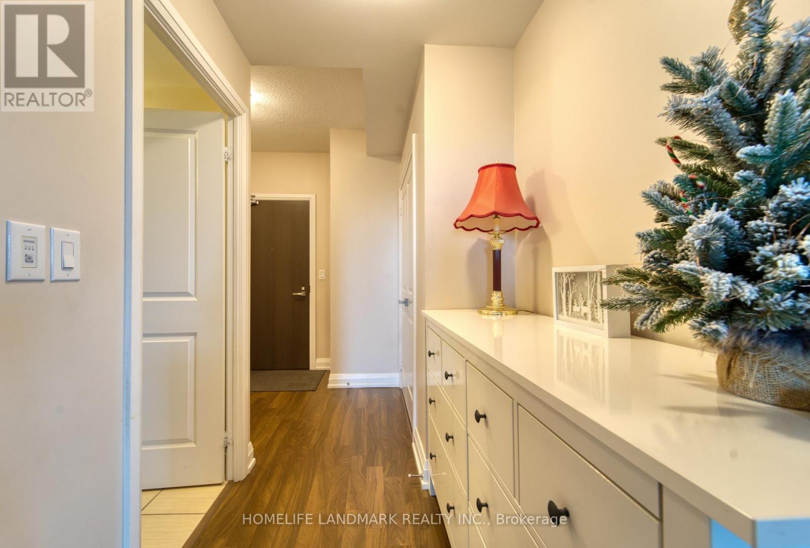 1201 - 7171 Yonge Street, Markham, Ontario  L3T 0C5 - Photo 3 - N12662410