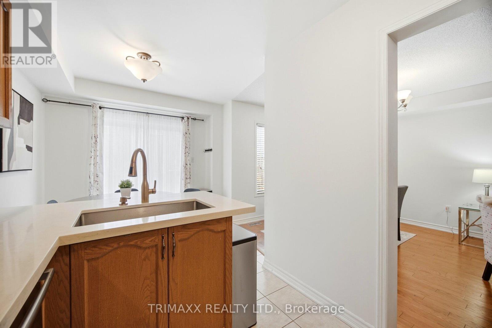 151 Coleridge Drive, Newmarket, Ontario  L3X 2T4 - Photo 16 - N12662460