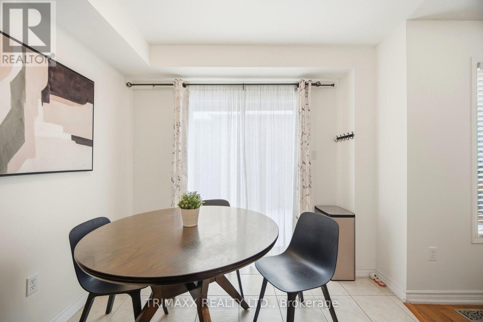 151 Coleridge Drive, Newmarket, Ontario  L3X 2T4 - Photo 17 - N12662460