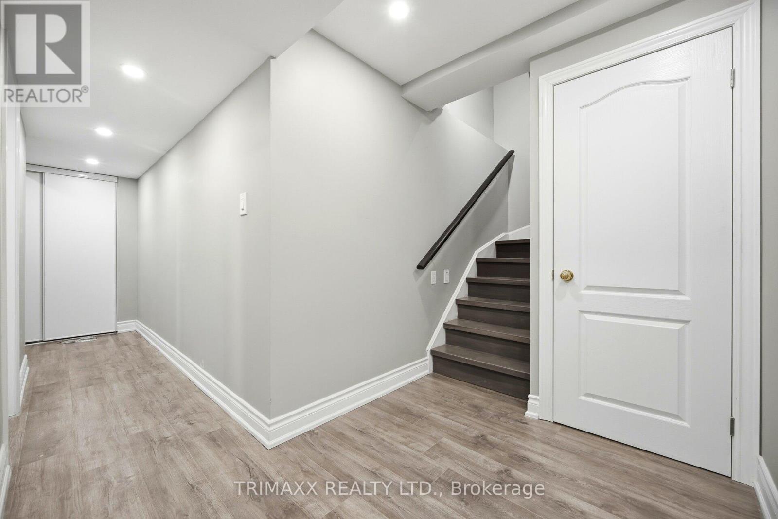 151 Coleridge Drive, Newmarket, Ontario  L3X 2T4 - Photo 34 - N12662460