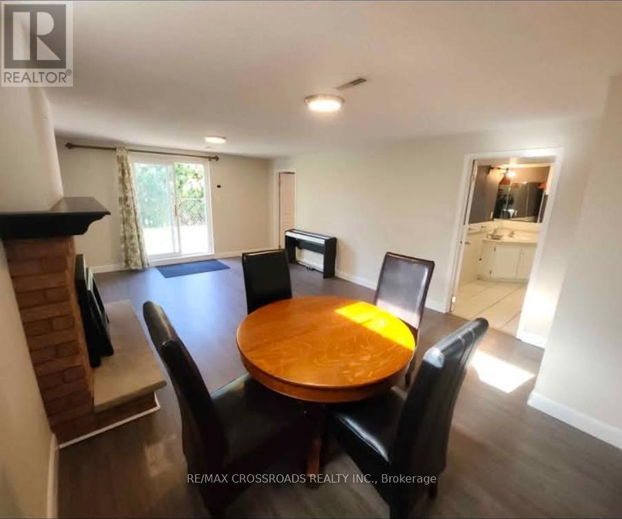 304 Orsi Avenue, Bradford West Gwillimbury, Ontario  L3Z 1B7 - Photo 2 - N12661816