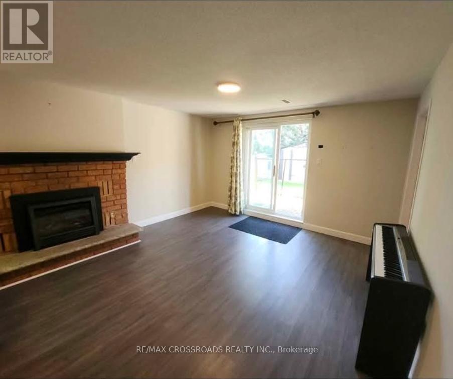 304 Orsi Avenue, Bradford West Gwillimbury, Ontario  L3Z 1B7 - Photo 5 - N12661816