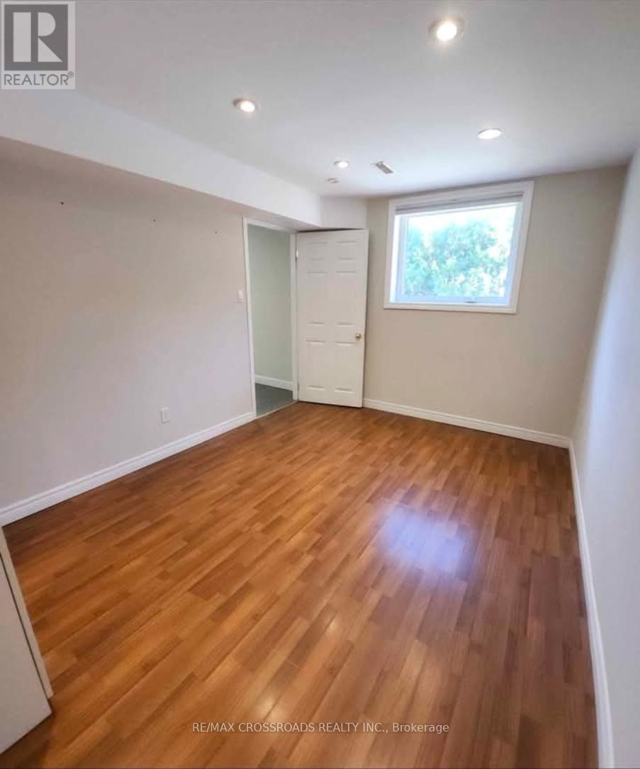 304 Orsi Avenue, Bradford West Gwillimbury, Ontario  L3Z 1B7 - Photo 9 - N12661816