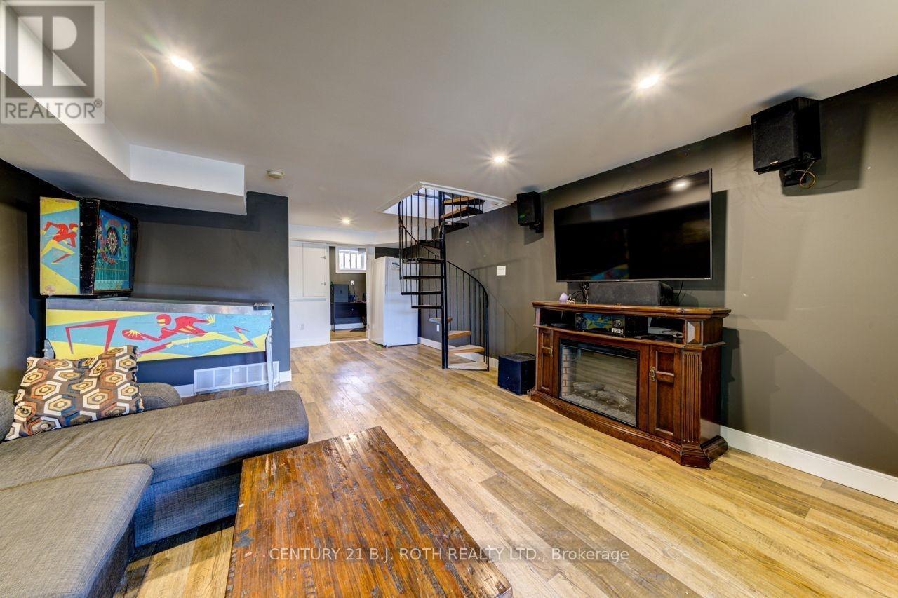 1250 River Road W, Wasaga Beach, Ontario  L9Z 2W6 - Photo 12 - S12662332