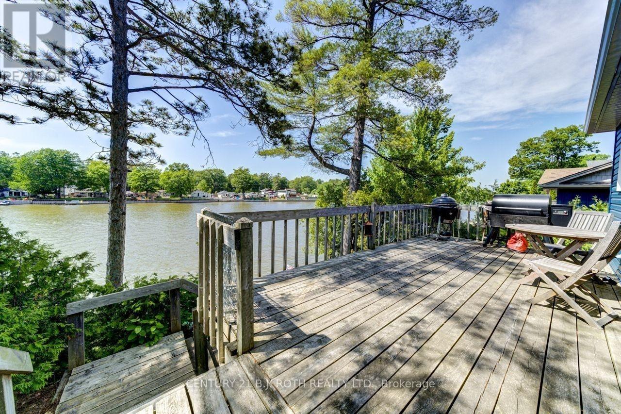 1250 River Road W, Wasaga Beach, Ontario  L9Z 2W6 - Photo 3 - S12662332