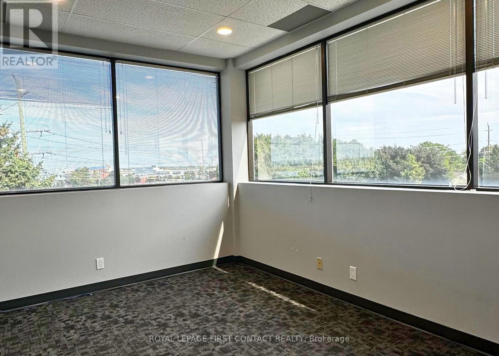 305 - 125 Bell Farm Road, Barrie (Wellington), Ontario  L4M 6L2 - Photo 10 - S12662340