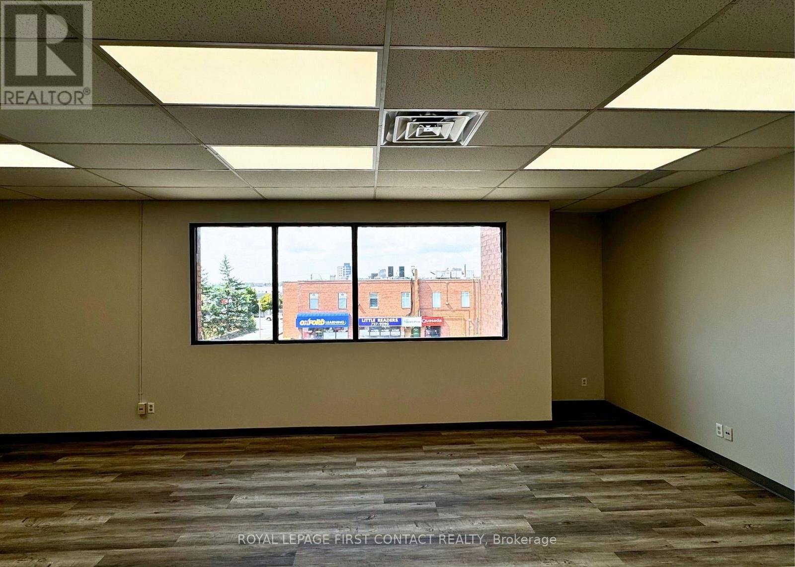 204 - 11 Ferris Lane, Barrie (Bayfield), Ontario  L4M 5N6 - Photo 7 - S12662436