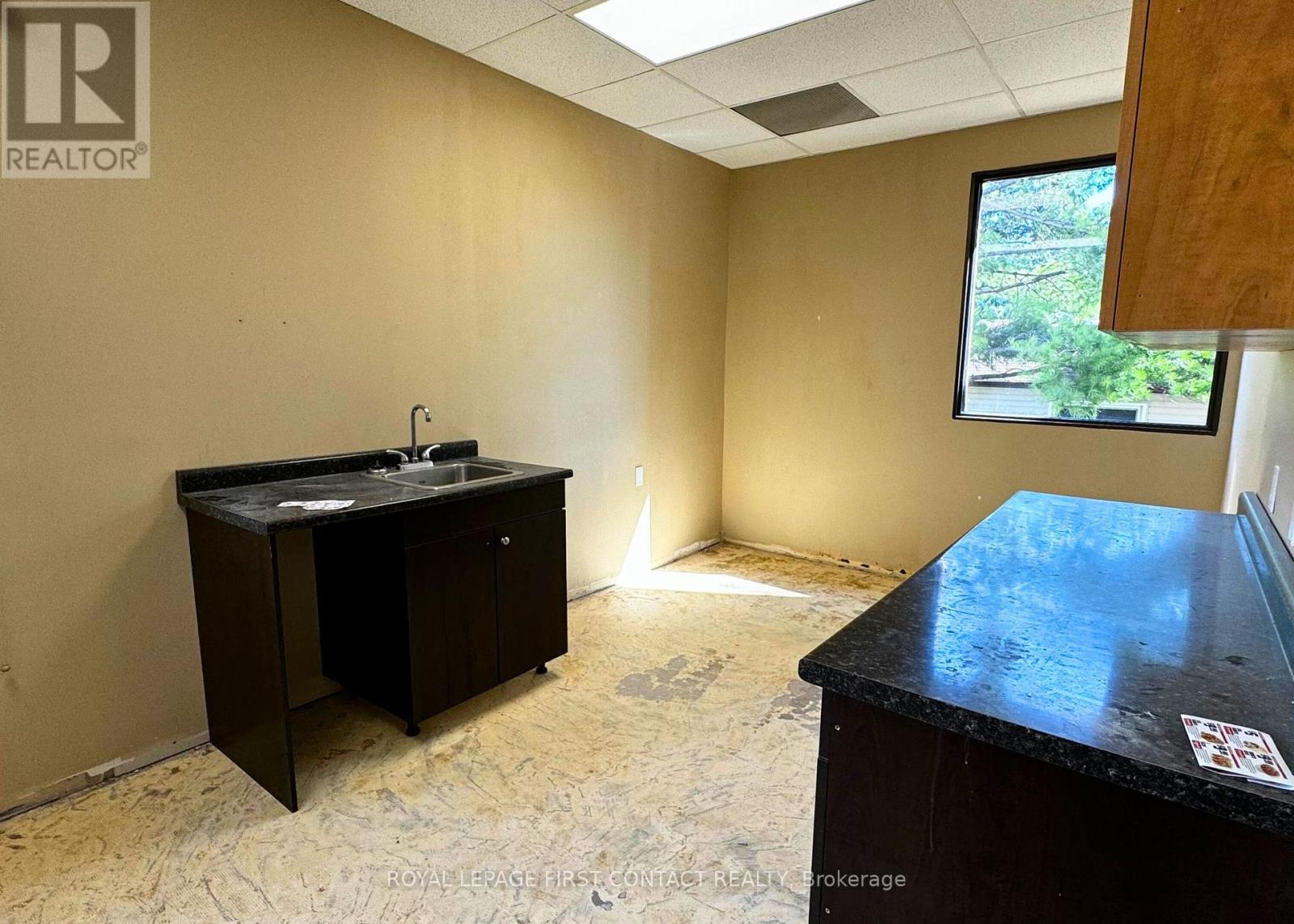 201/203 - 11 Ferris Lane, Barrie (Bayfield), Ontario  L4M 5N6 - Photo 14 - S12662458