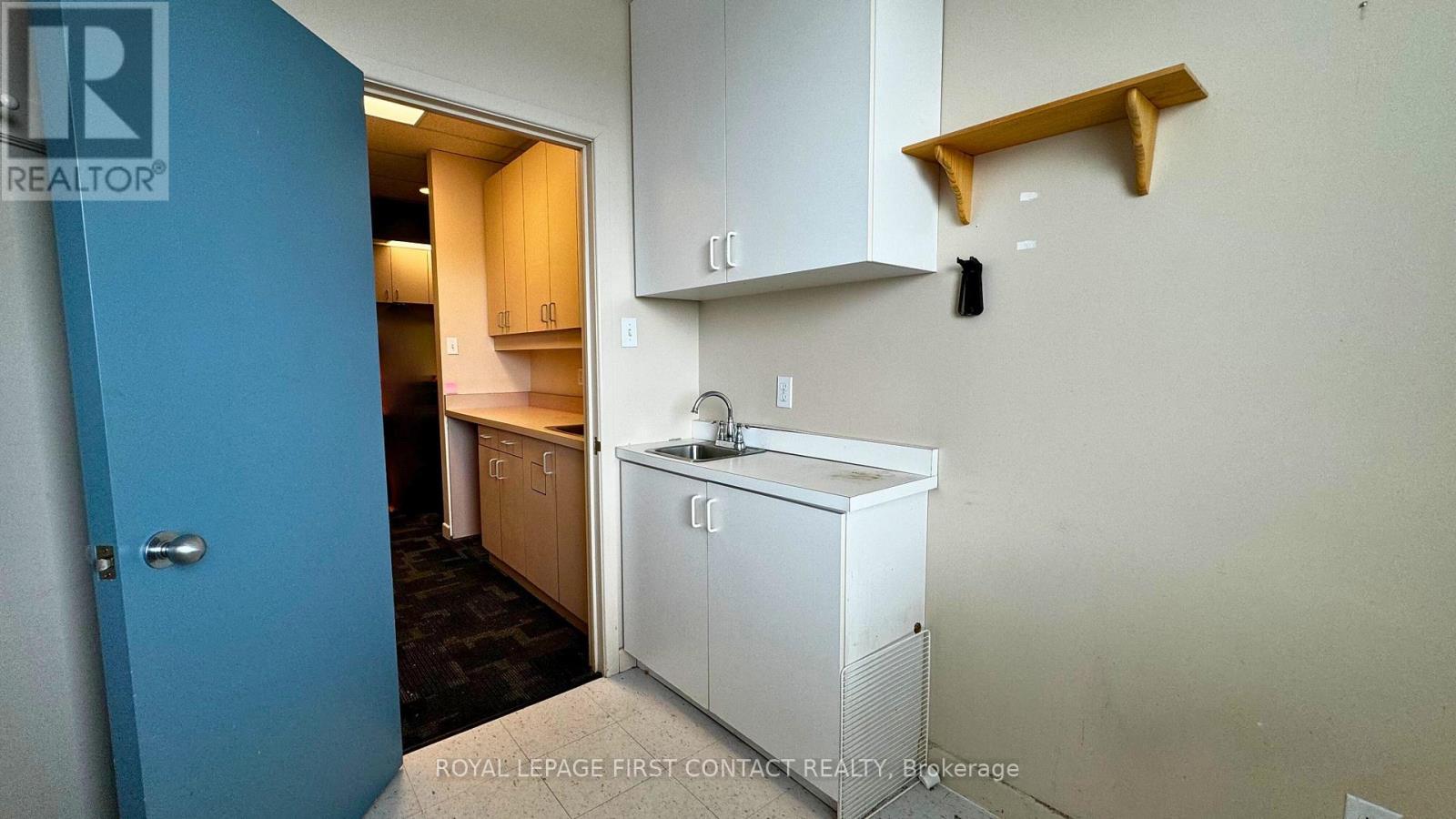 203 - 190 Cundles Road E, Barrie (Little Lake), Ontario  L4M 4S5 - Photo 11 - S12662498