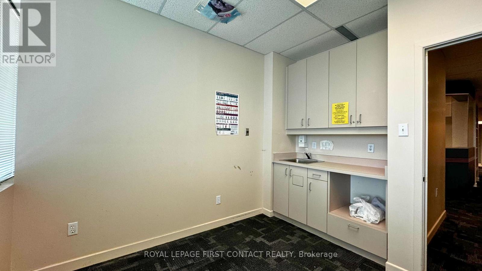 203 - 190 Cundles Road E, Barrie (Little Lake), Ontario  L4M 4S5 - Photo 7 - S12662498