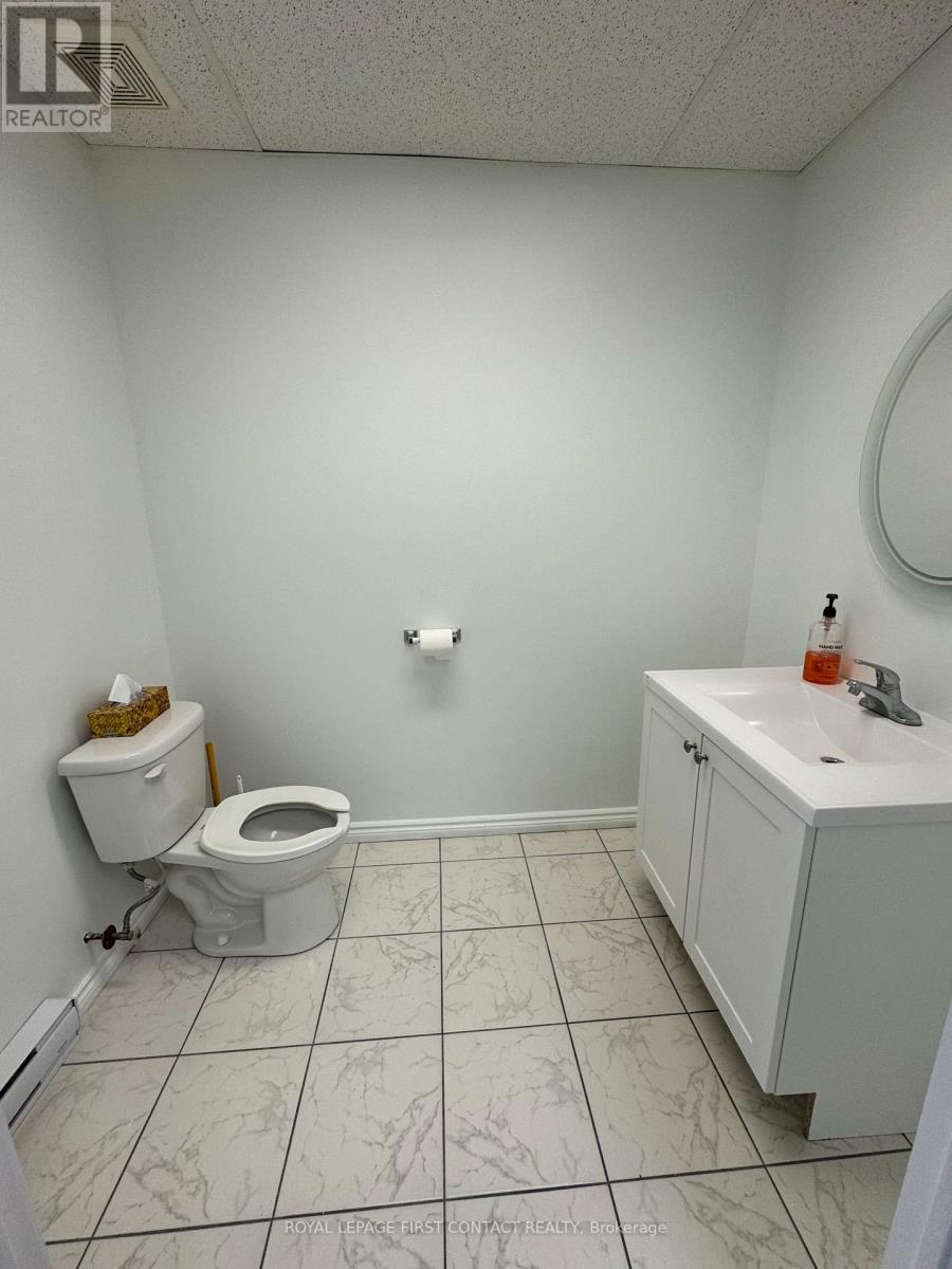 201 - 140 Dunlop Street E, Barrie (City Centre), Ontario  L4M 6H1 - Photo 11 - S12662514