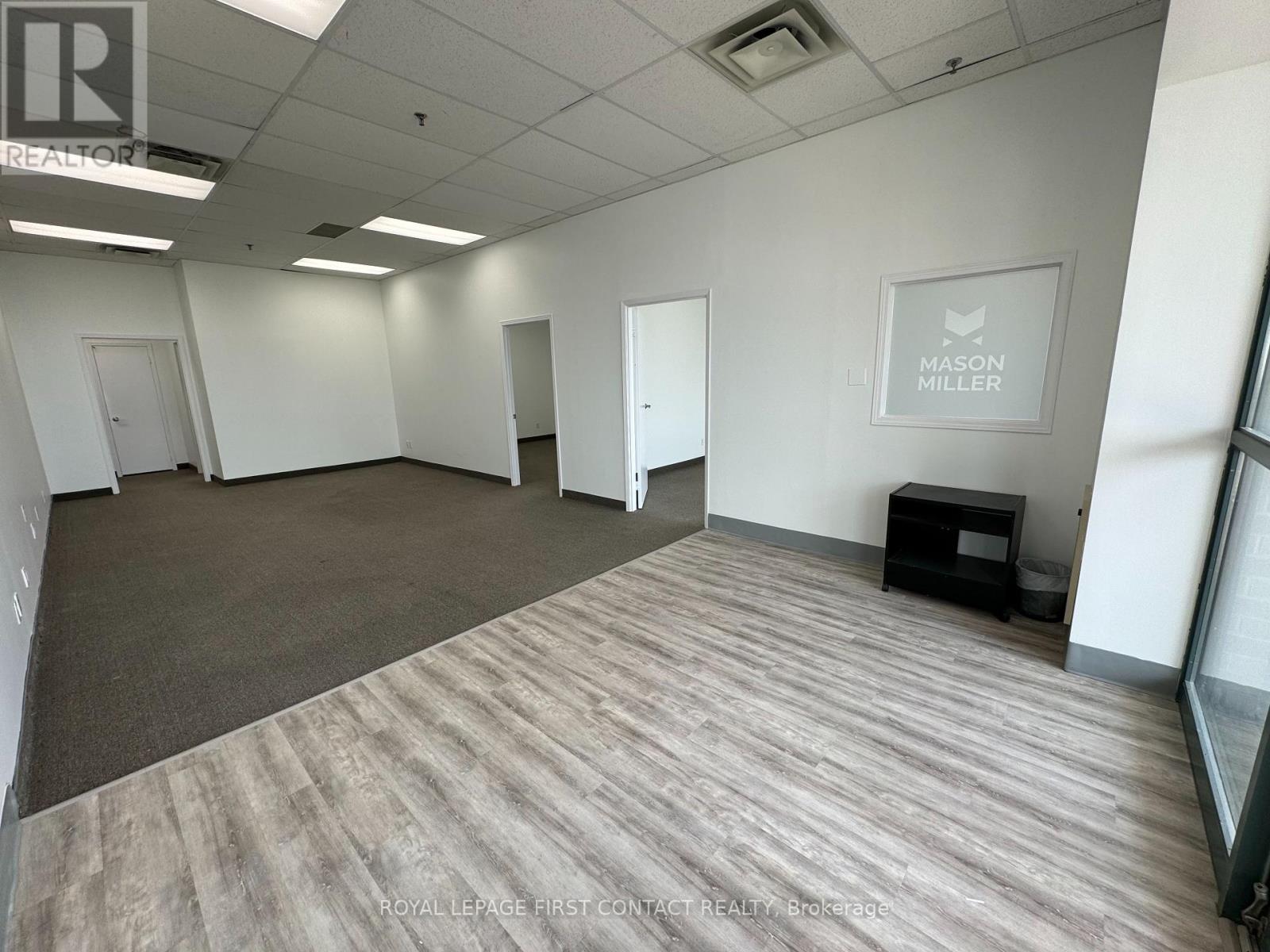 201 - 140 Dunlop Street E, Barrie (City Centre), Ontario  L4M 6H1 - Photo 2 - S12662514