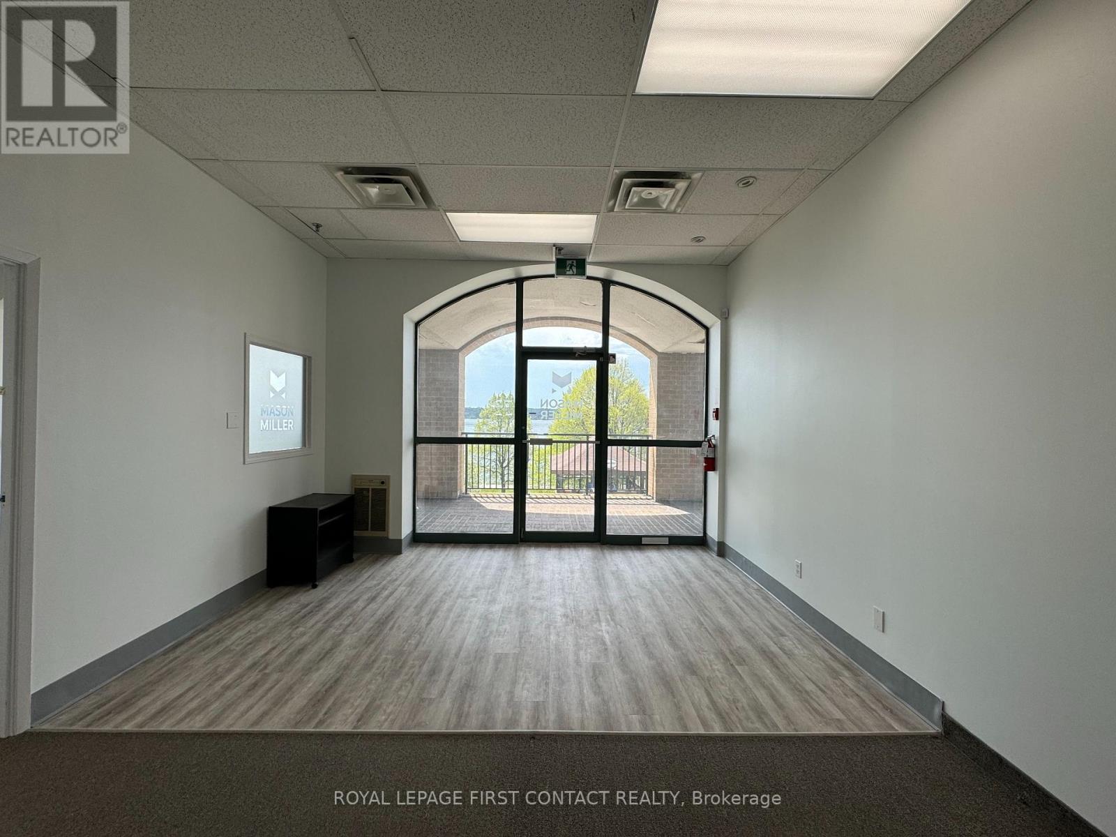 201 - 140 Dunlop Street E, Barrie (City Centre), Ontario  L4M 6H1 - Photo 3 - S12662514