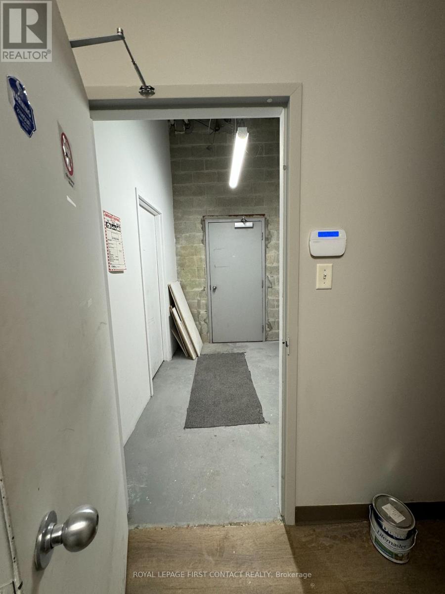 202 - 140 Dunlop Street E, Barrie (City Centre), Ontario  L4M 6H1 - Photo 13 - S12662536