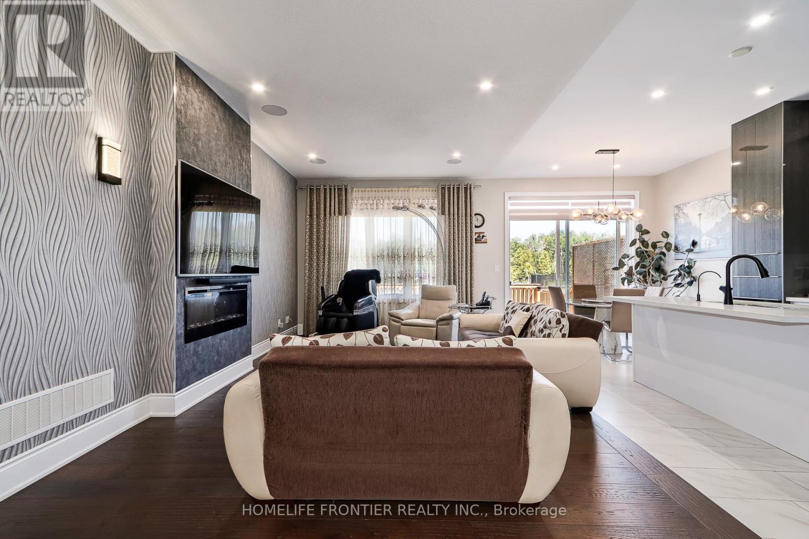 244 Ramblewood Drive, Wasaga Beach, Ontario  L9Z 0L5 - Photo 12 - S12662546